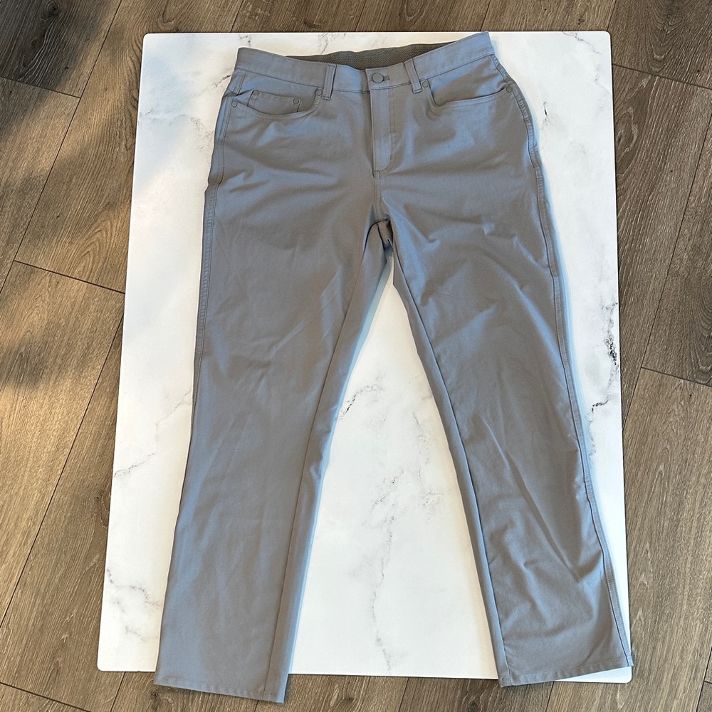 Greg Norman Golf Slacks 3 pr navy, grey & greenish-grey. 32w x 29 length - Picture 2 of 4